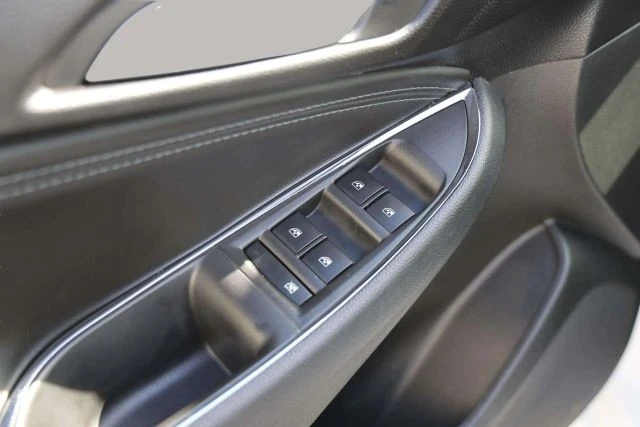 2017 Chevrolet Cruze - Image 15 of 21