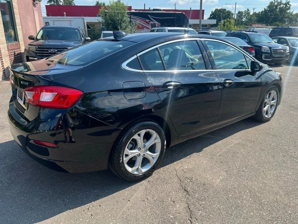 2017 Chevrolet Cruze - Image 5 of 12