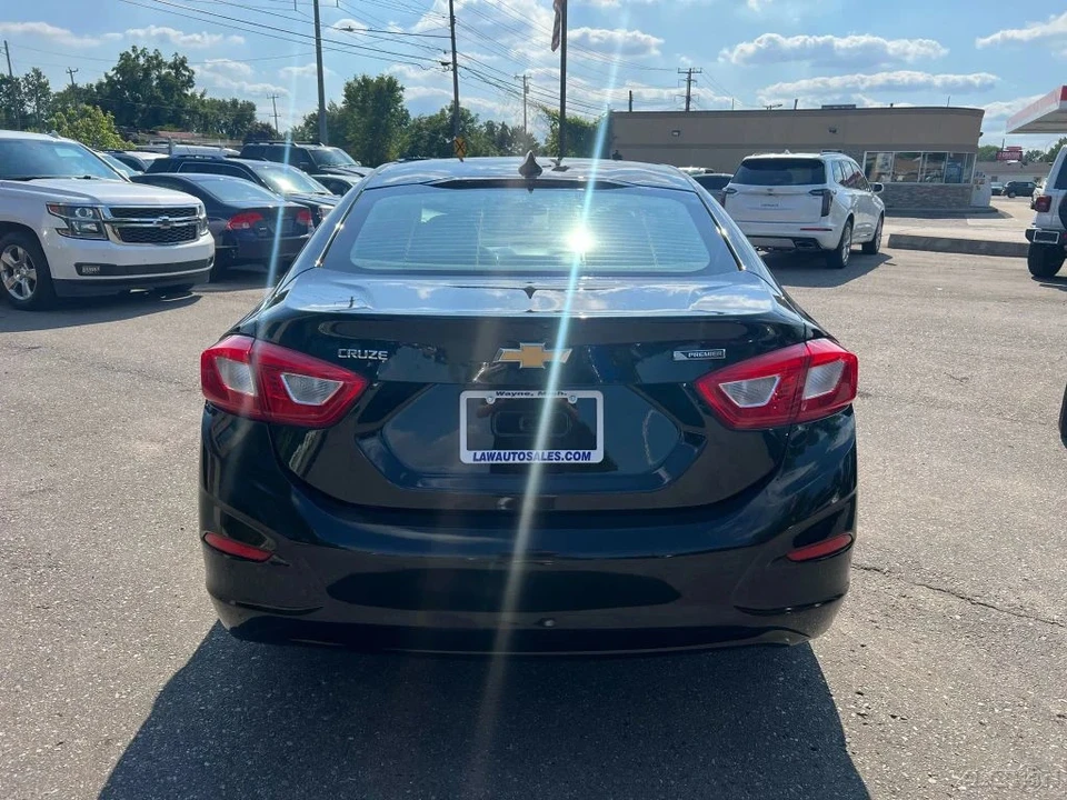 2017 Chevrolet Cruze - Image 4 of 12