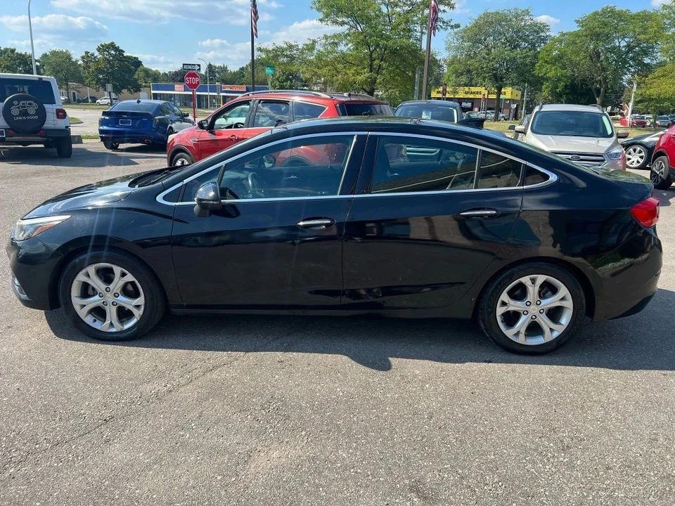 2017 Chevrolet Cruze - Image 2 of 12