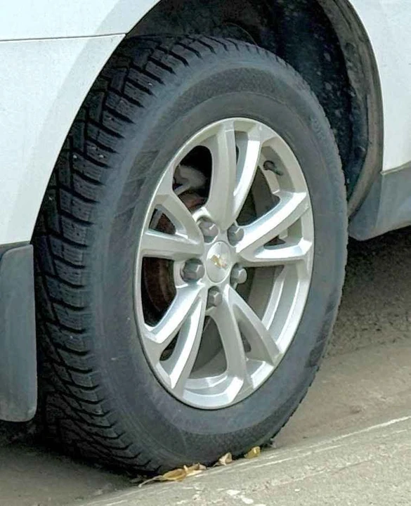 2017 Chevrolet Equinox - Image 2 of 15