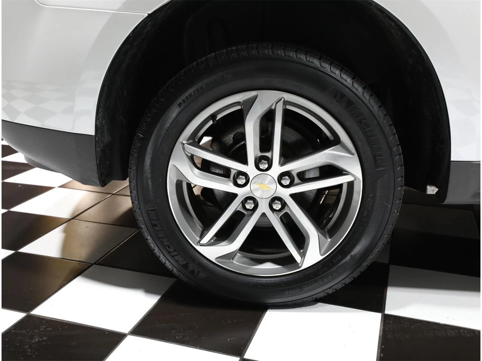 2017 Chevrolet Equinox - Image 24 of 31