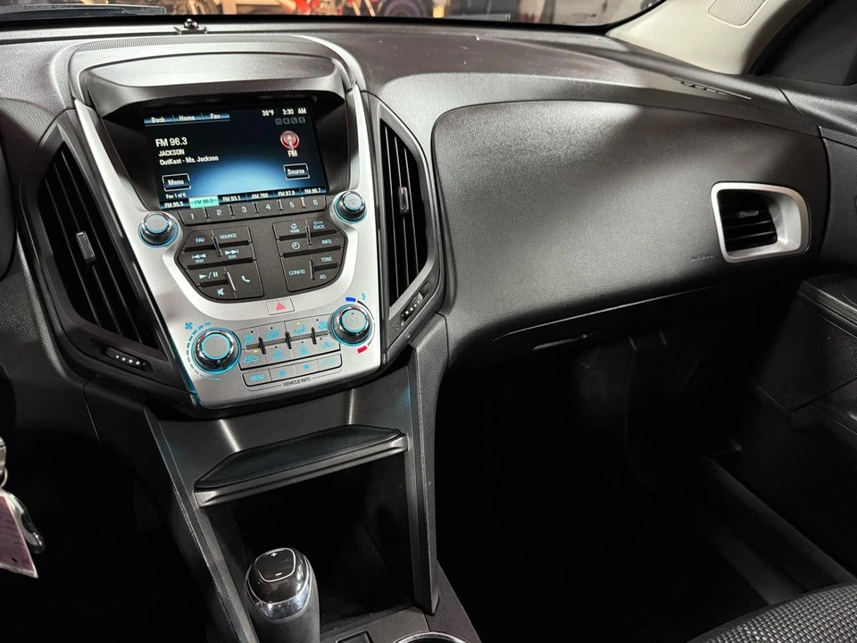 2017 Chevrolet Equinox - Image 18 of 21