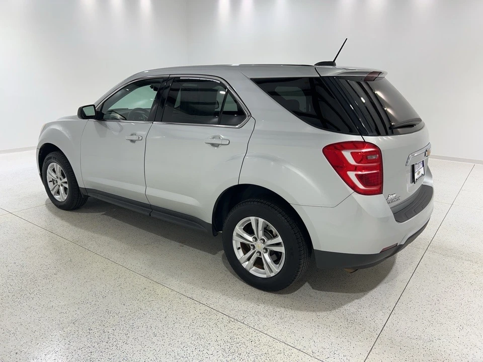 2017 Chevrolet Equinox - Image 2 of 12