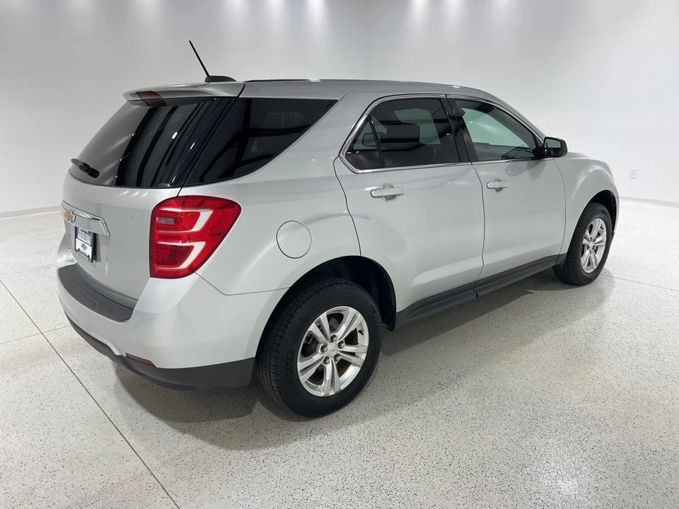 2017 Chevrolet Equinox - Image 4 of 12
