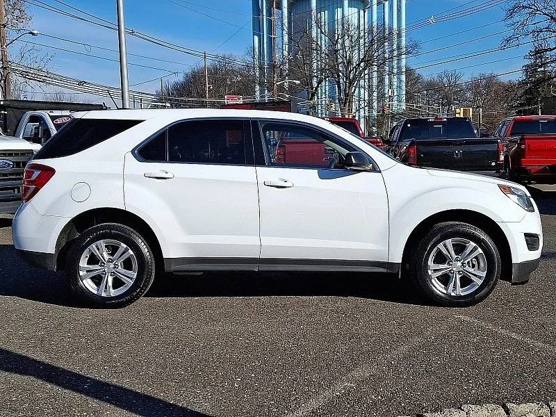 2017 Chevrolet Equinox - Image 8 of 12