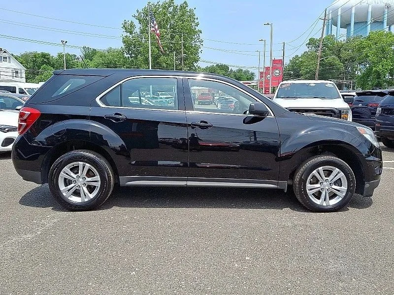 2017 Chevrolet Equinox - Image 8 of 12