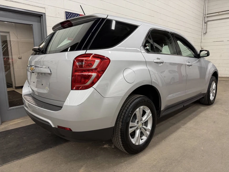 2017 Chevrolet Equinox - Image 2 of 12