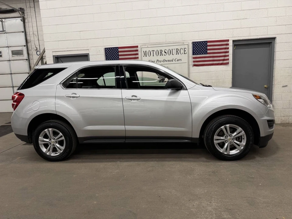 2017 Chevrolet Equinox - Image 10 of 12