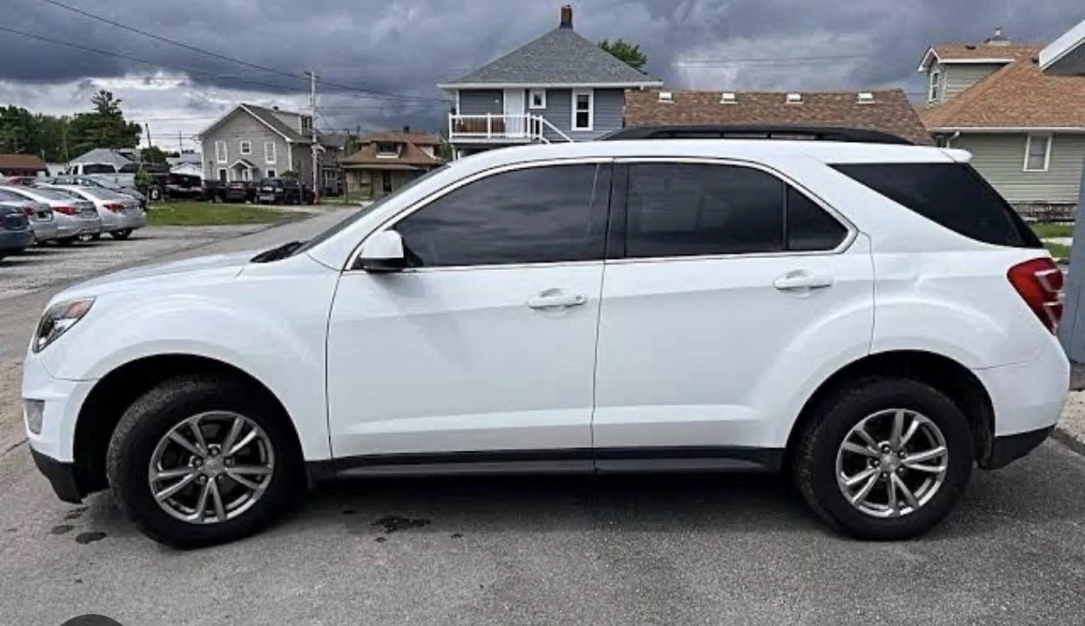 2017 Chevrolet Equinox - Image 2 of 2