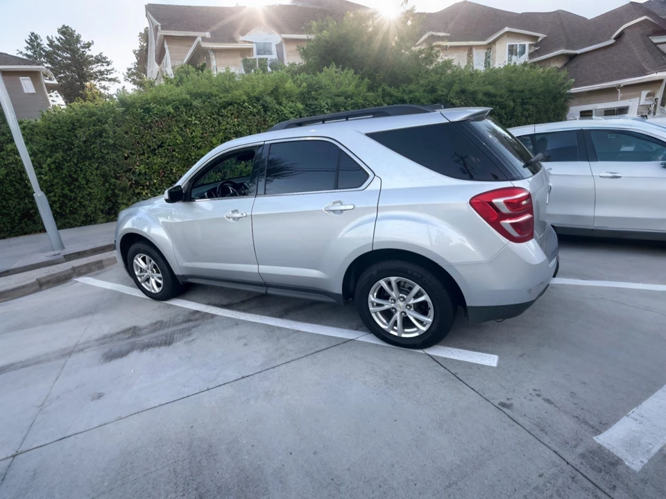2017 Chevrolet Equinox - Image 2 of 4