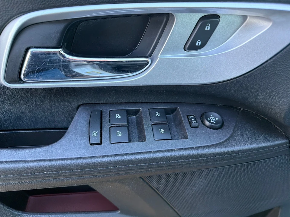 2017 Chevrolet Equinox - Image 14 of 21