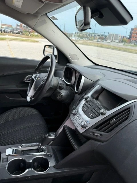 2017 Chevrolet Equinox - Image 8 of 17