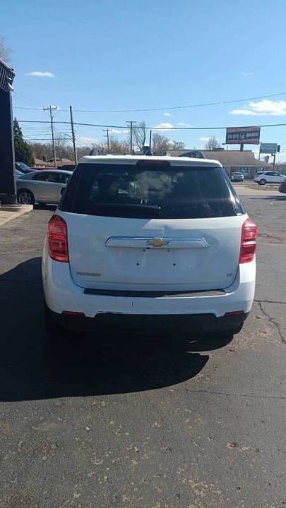 2017 Chevrolet Equinox - Image 4 of 12