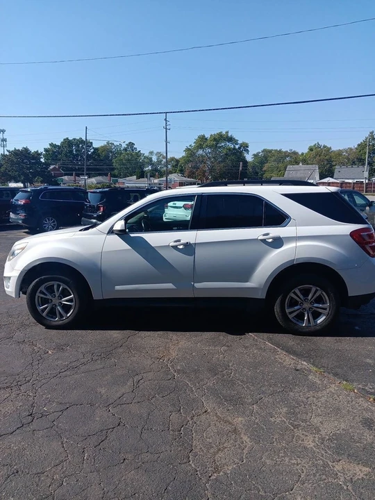 2017 Chevrolet Equinox - Image 2 of 12