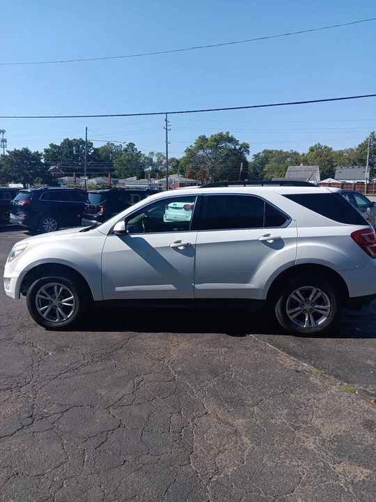 2017 Chevrolet Equinox - Image 2 of 12