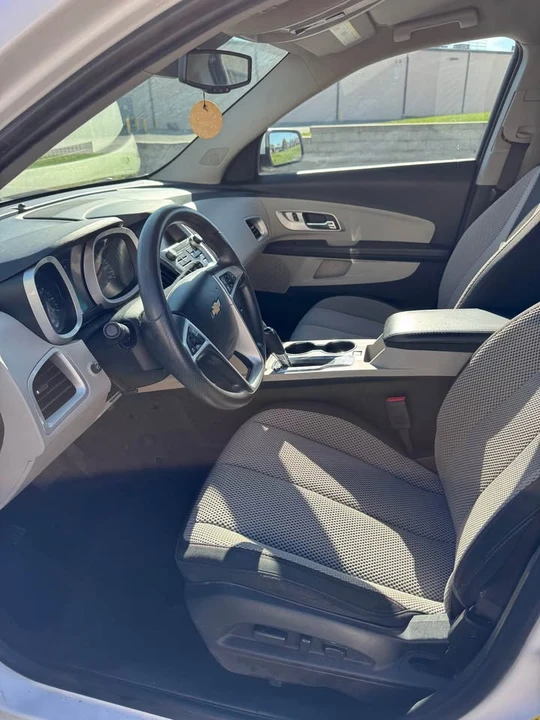 2017 Chevrolet Equinox - Image 6 of 9