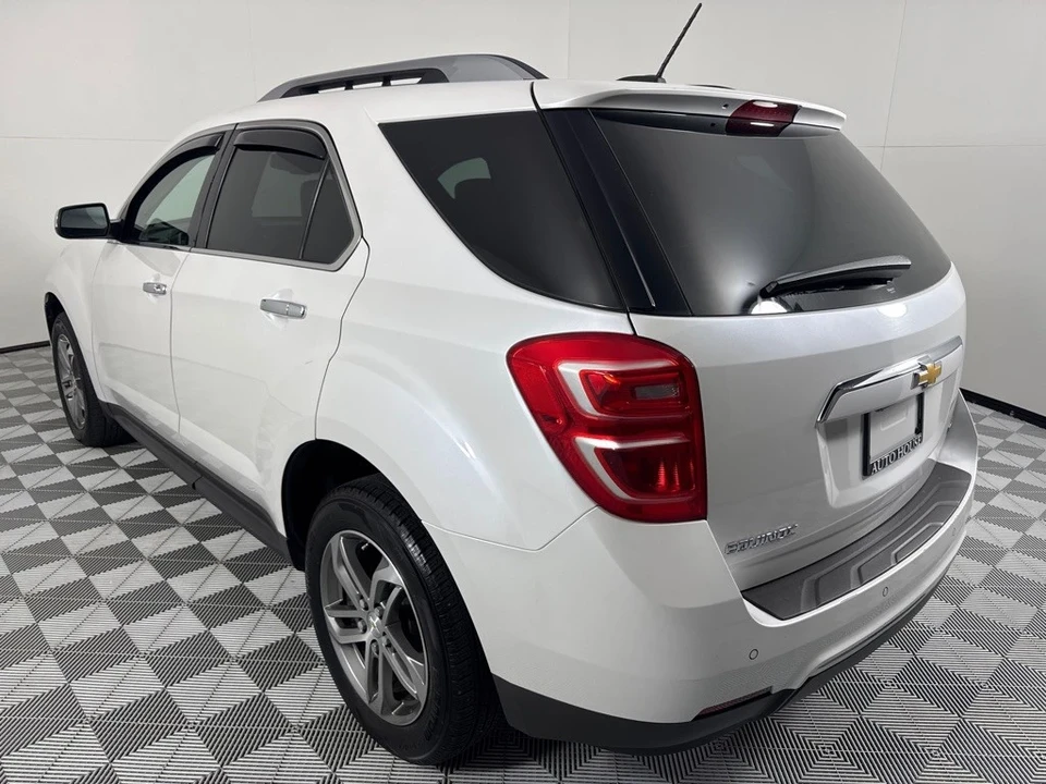 2017 Chevrolet Equinox - Image 8 of 12