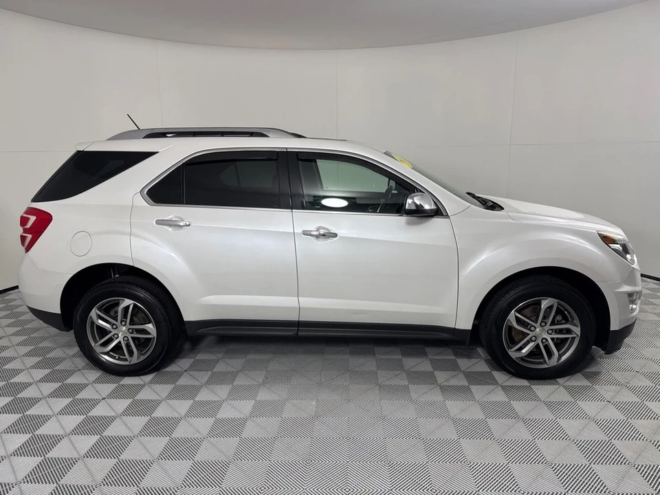 2017 Chevrolet Equinox - Image 4 of 12