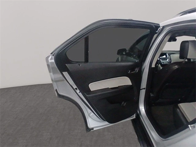 2017 Chevrolet Equinox - Image 13 of 21