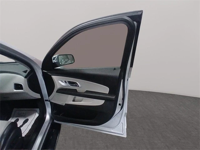 2017 Chevrolet Equinox - Image 16 of 21