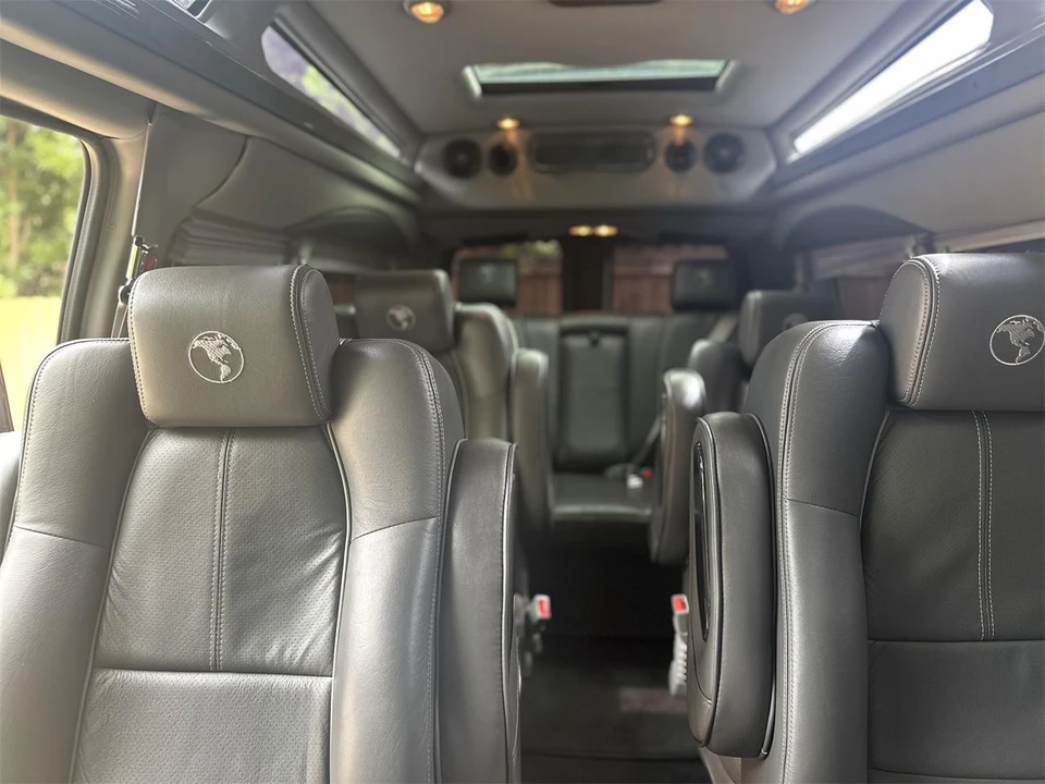 2017 Chevrolet Express - Image 5 of 11