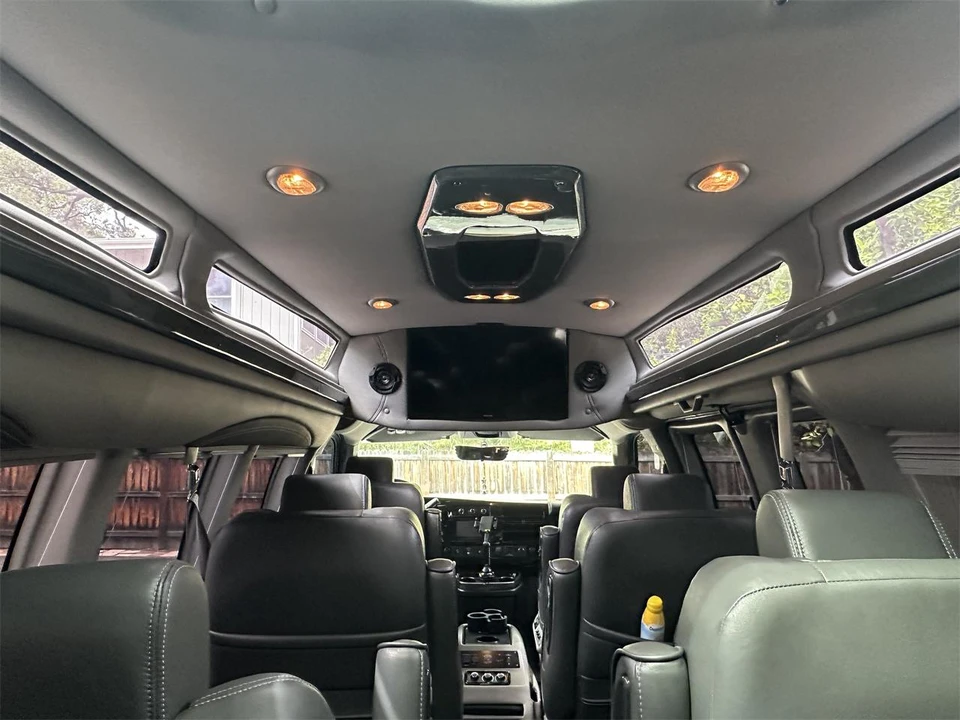 2017 Chevrolet Express - Image 9 of 11