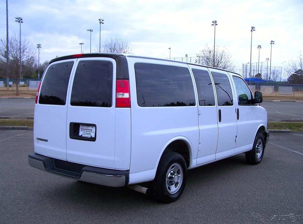 2017 Chevrolet Express - Image 4 of 21