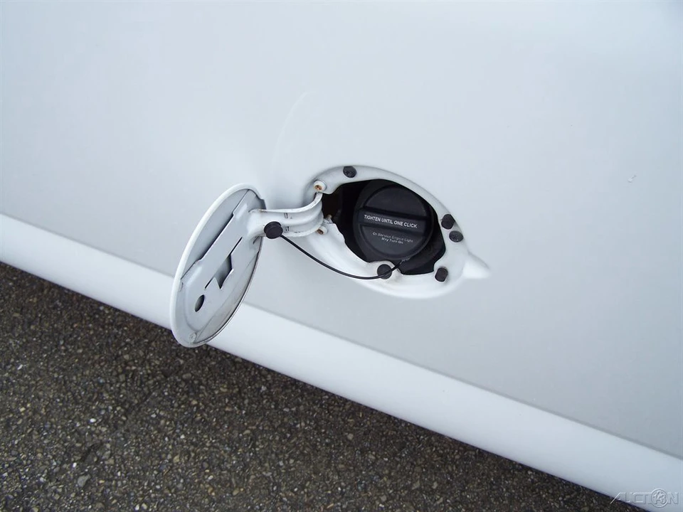 2017 Chevrolet Express - Image 16 of 21