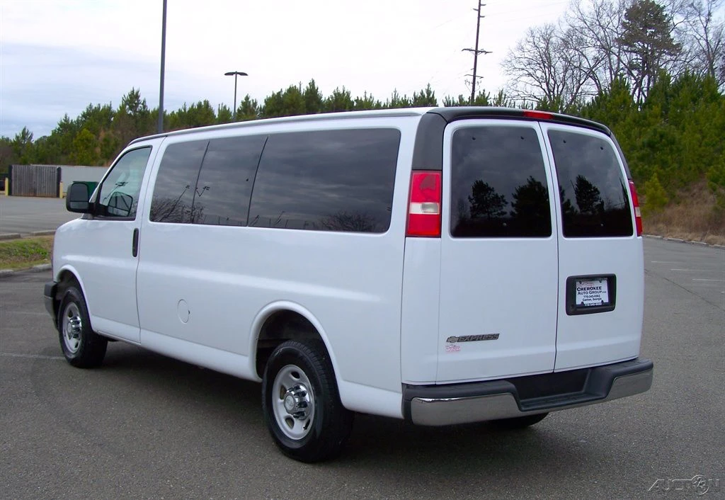 2017 Chevrolet Express - Image 2 of 21