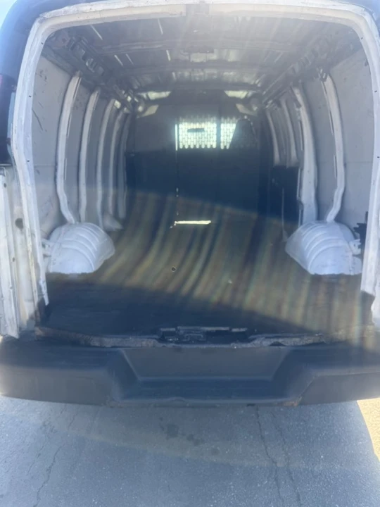 2017 Chevrolet Express - Image 6 of 11