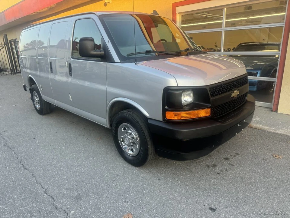 2017 Chevrolet Express - Image 4 of 21