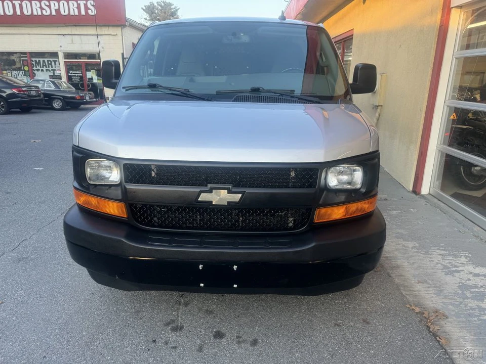 2017 Chevrolet Express - Image 2 of 21