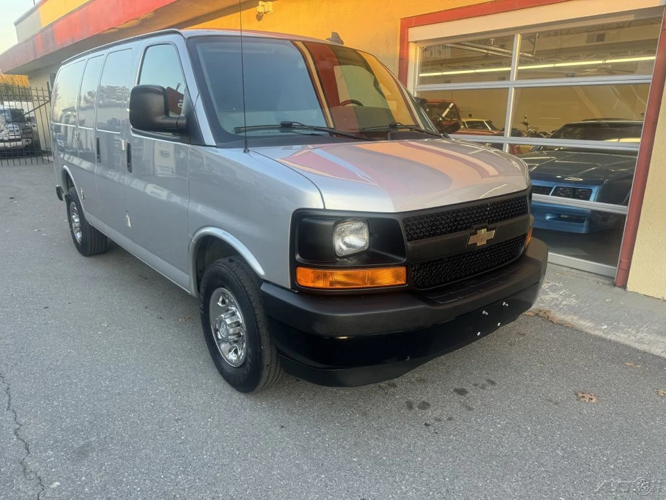 2017 Chevrolet Express - Image 3 of 21