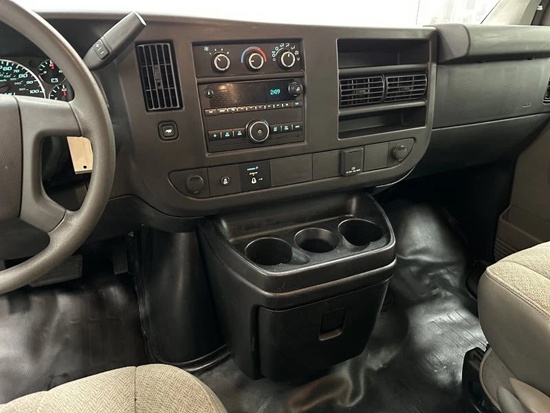 2017 Chevrolet Express - Image 10 of 22