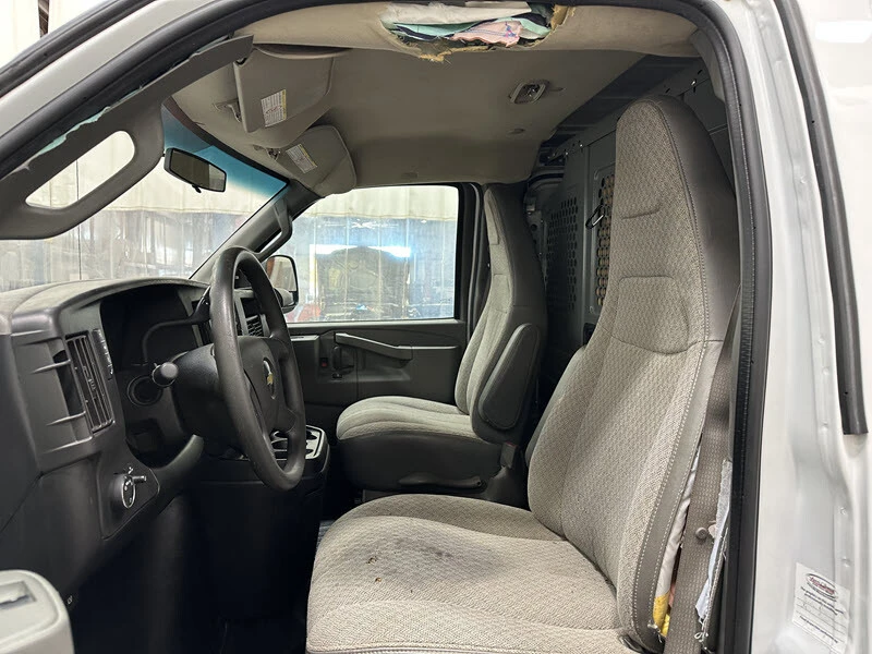 2017 Chevrolet Express - Image 11 of 21