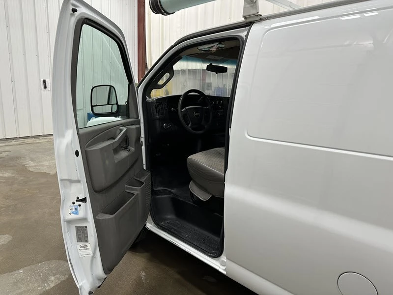 2017 Chevrolet Express - Image 8 of 22