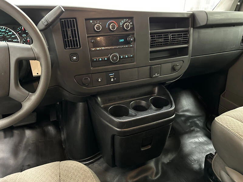 2017 Chevrolet Express - Image 10 of 21