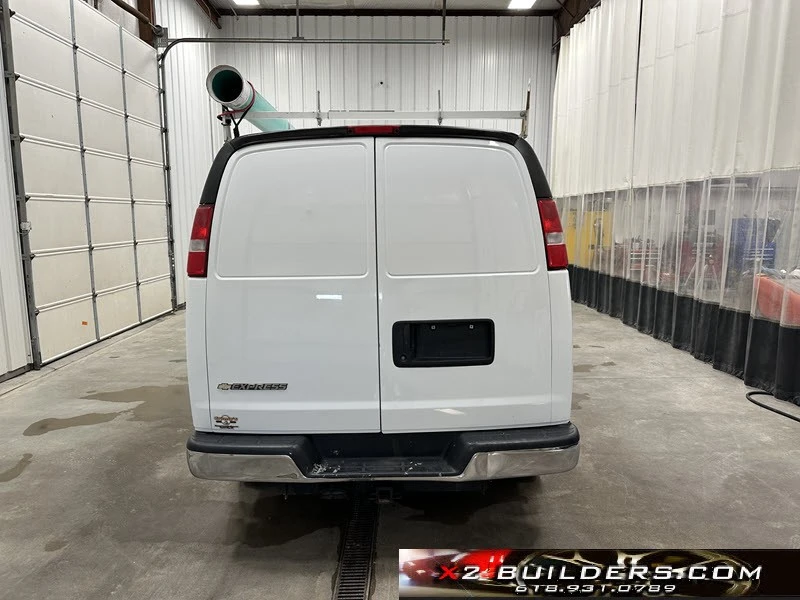 2017 Chevrolet Express - Image 5 of 22