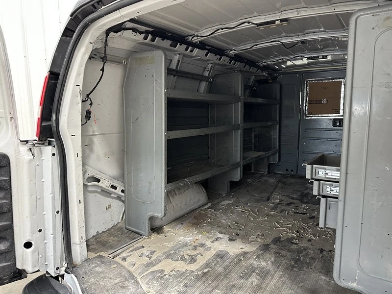 2017 Chevrolet Express - Image 15 of 22