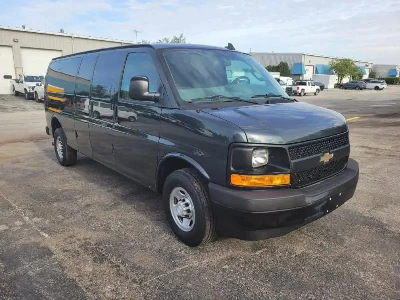 2017 Chevrolet Express - Image 4 of 31