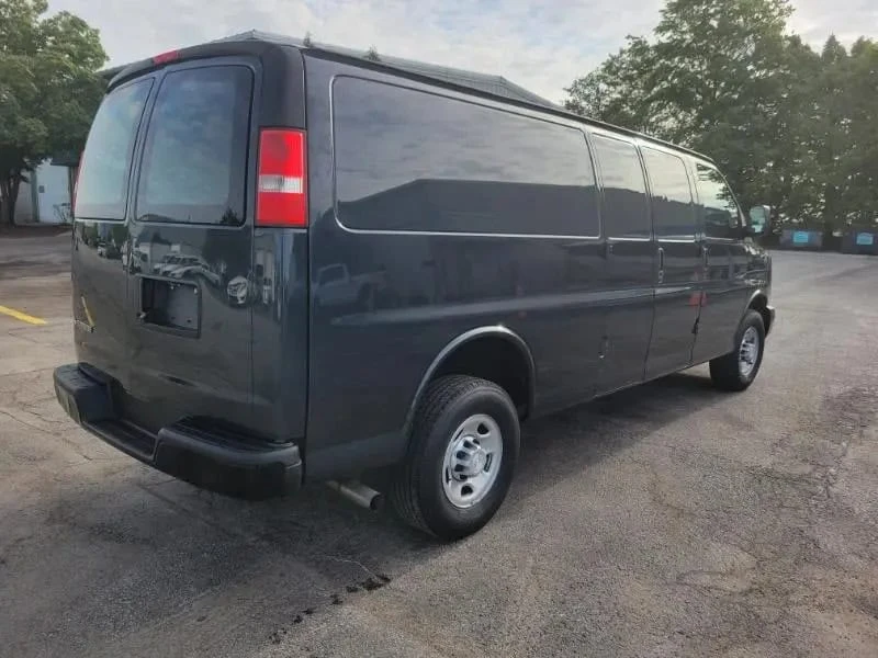 2017 Chevrolet Express - Image 6 of 31
