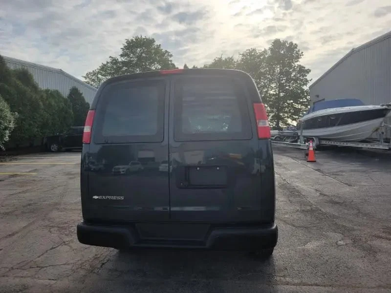 2017 Chevrolet Express - Image 7 of 31