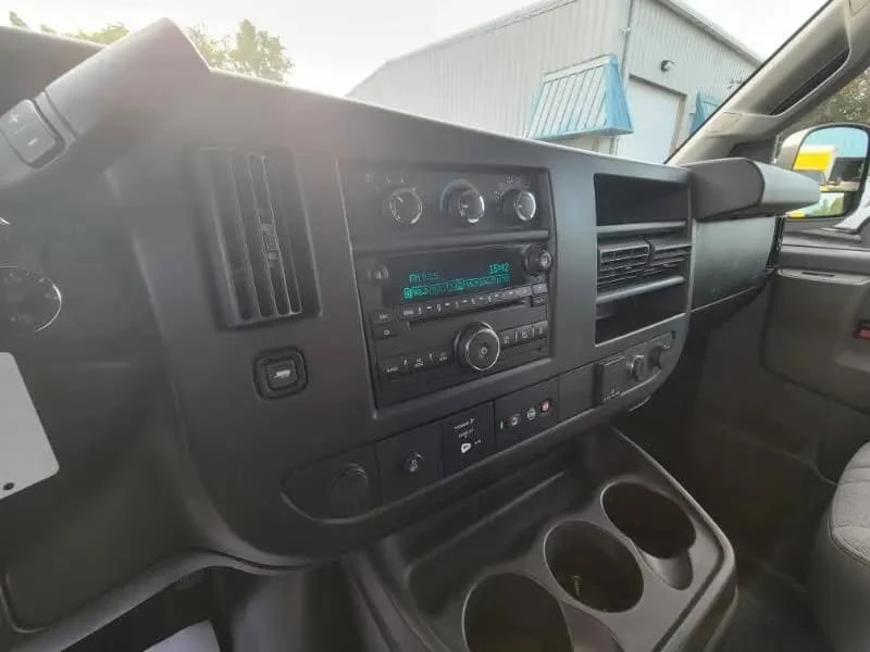 2017 Chevrolet Express - Image 29 of 31