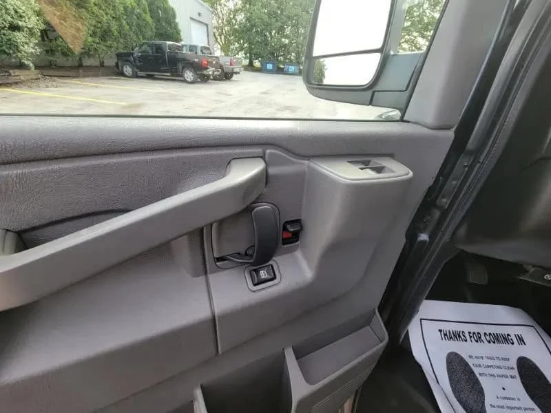 2017 Chevrolet Express - Image 31 of 31