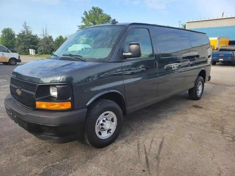 2017 Chevrolet Express - Image 2 of 31