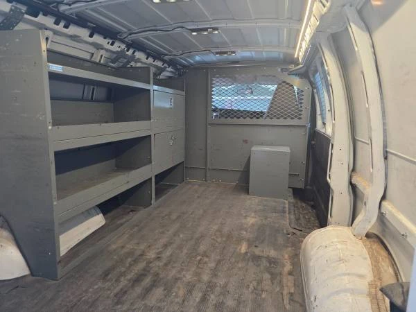 2017 Chevrolet Express - Image 6 of 8