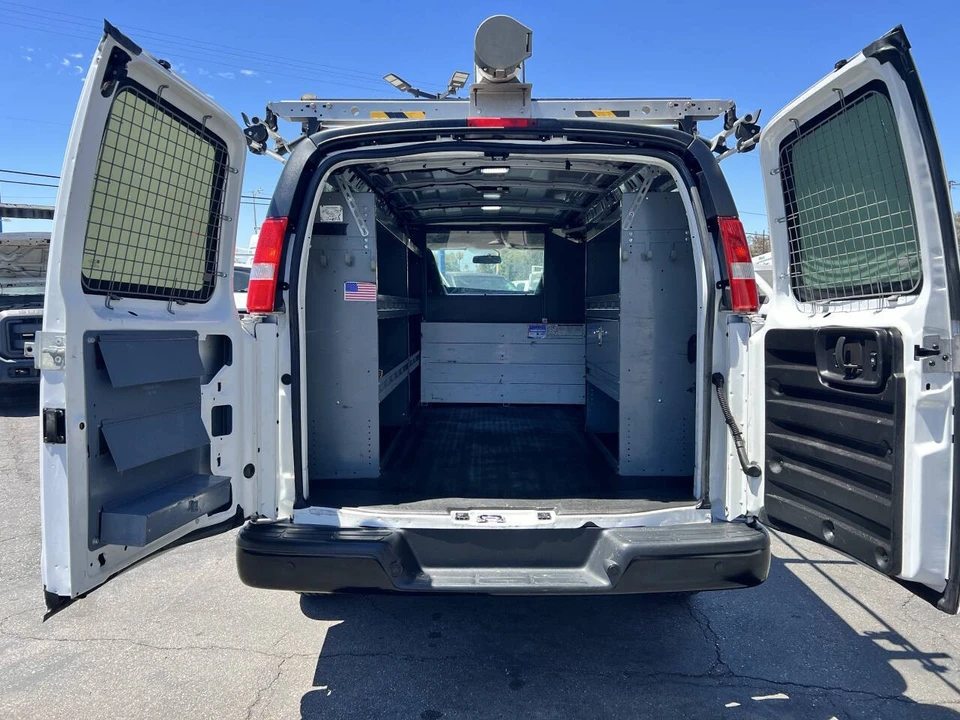 2017 Chevrolet Express - Image 10 of 21