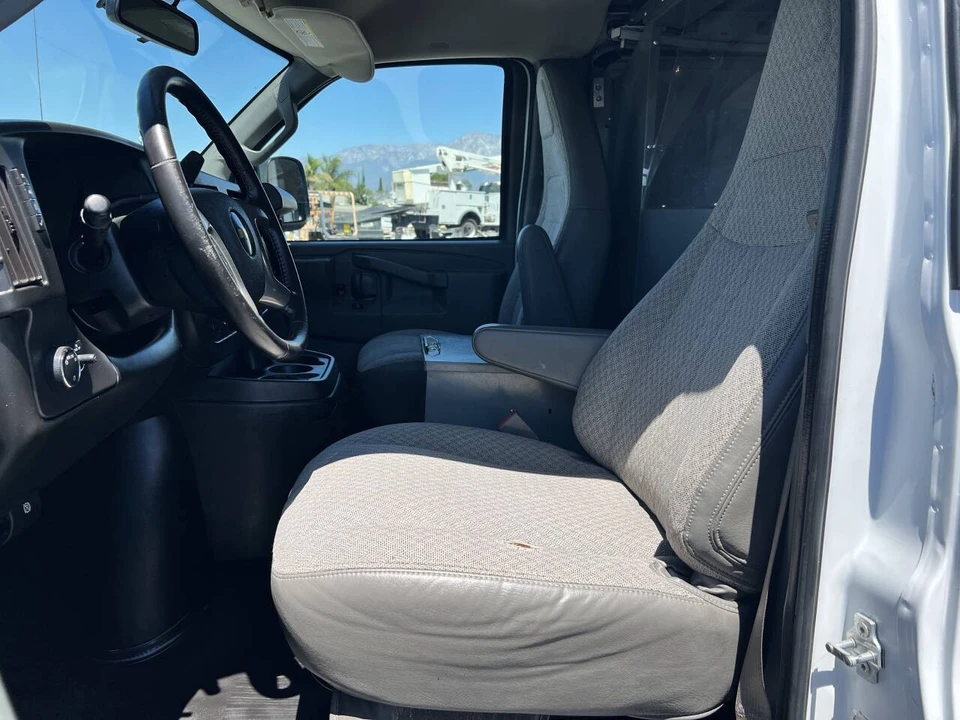 2017 Chevrolet Express - Image 19 of 21