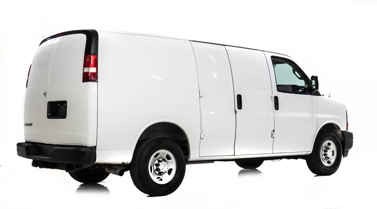 2017 Chevrolet Express - Image 3 of 21